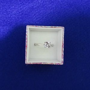 VINTAGE STERLING SOLITAIRE TOPAZ BY AVON
